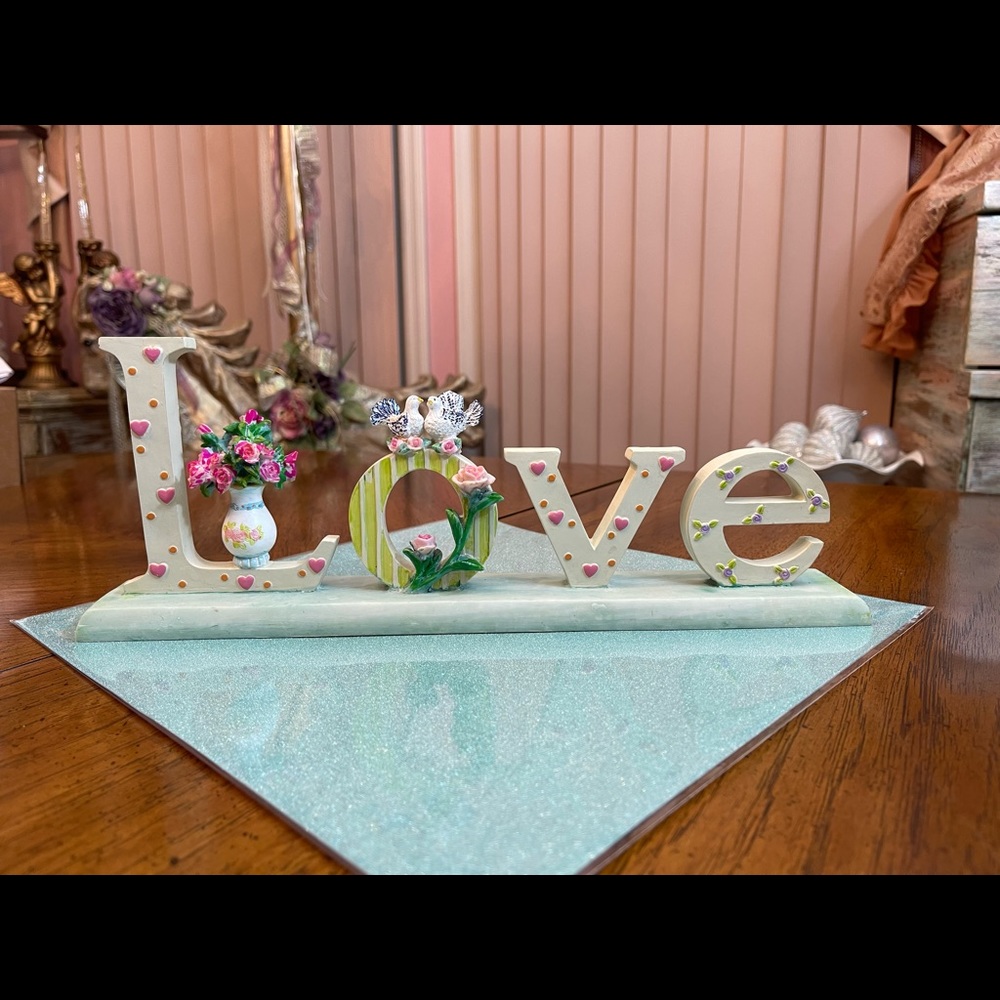 L*O*V*E - Picture 1 of 8